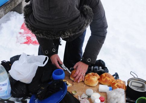 331) Have a winter picnic